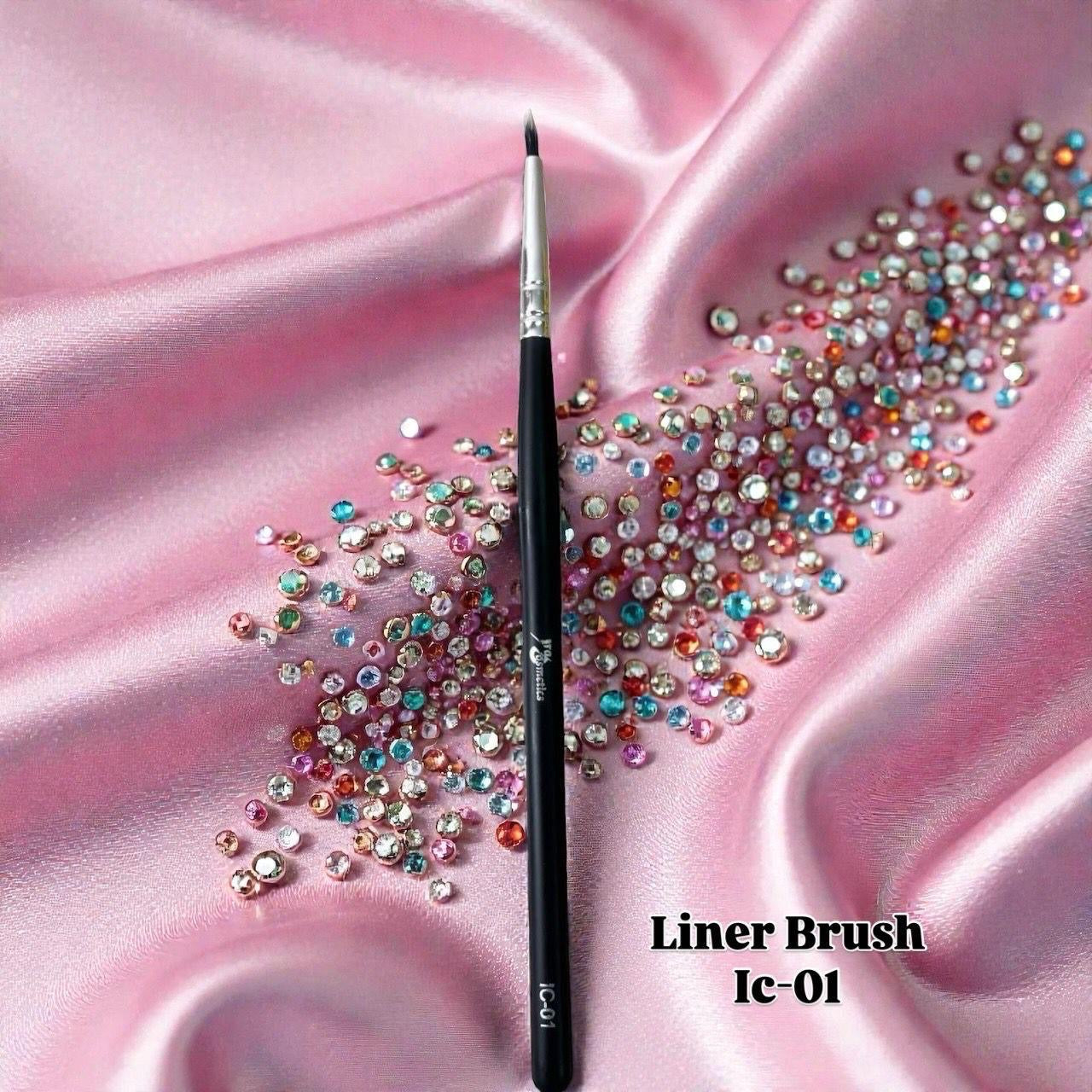IRACOSMETICS EYELINER BRUSH IC-01