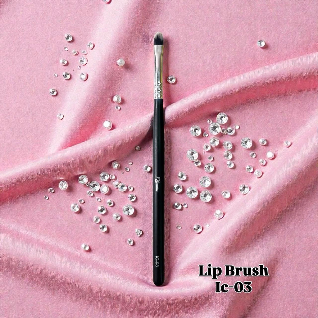 Ira cosmetics Lip Brush ic03