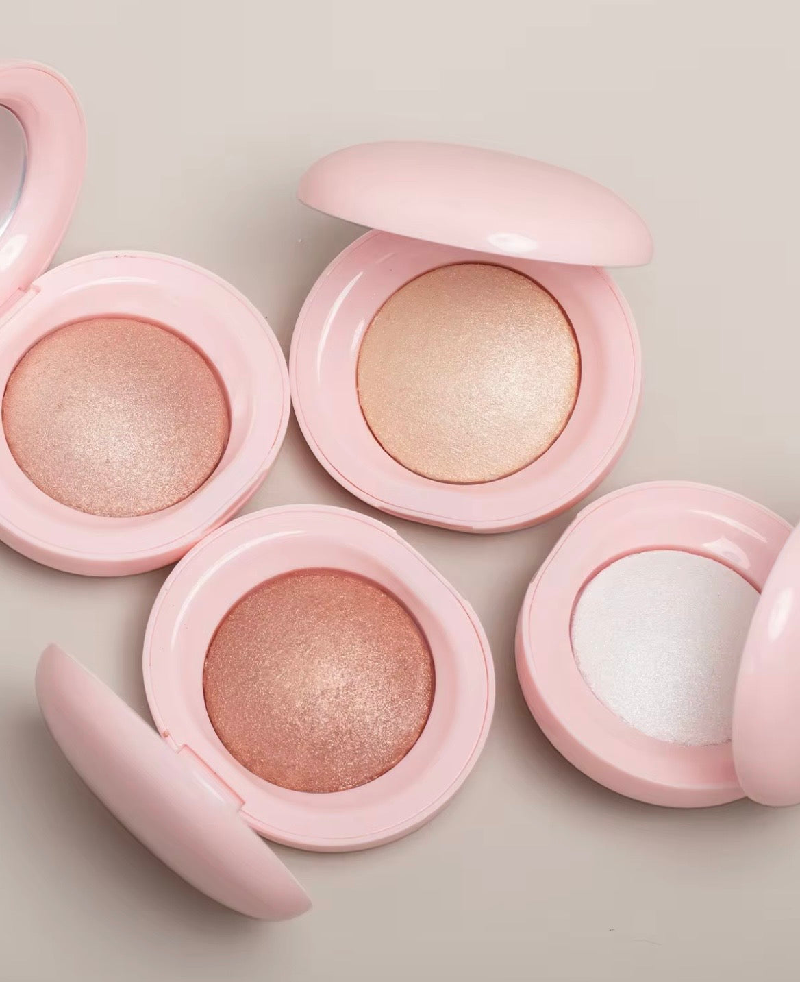 ✨ IRA Cosmetics - Velvet Glow Highlighter ✨