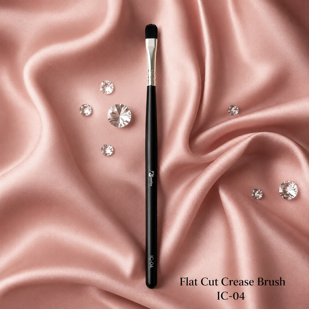 Iracosmetics Flat Cut Crease Brush ic-04